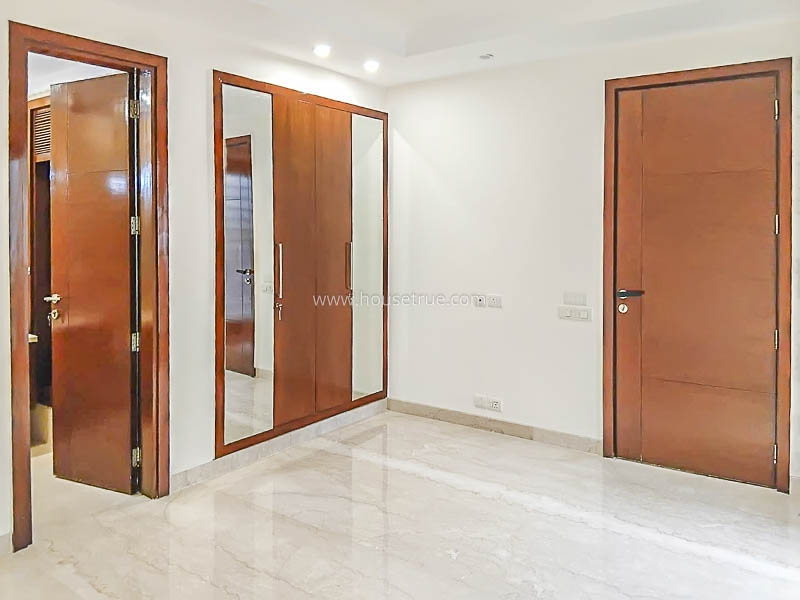 3 BHK Flat For Rent in Defence Colony