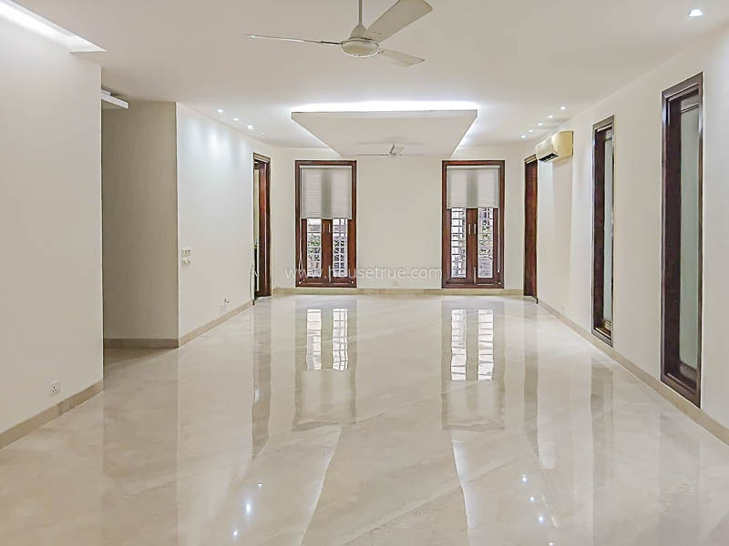 3 BHK Flat For Rent in Defence Colony