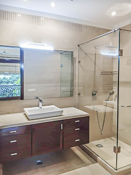 3 BHK Flat For Rent in Defence Colony