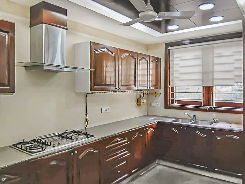 3 BHK Flat For Rent in Defence Colony