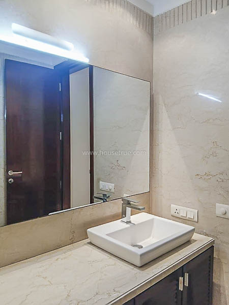 3 BHK Flat For Rent in Defence Colony