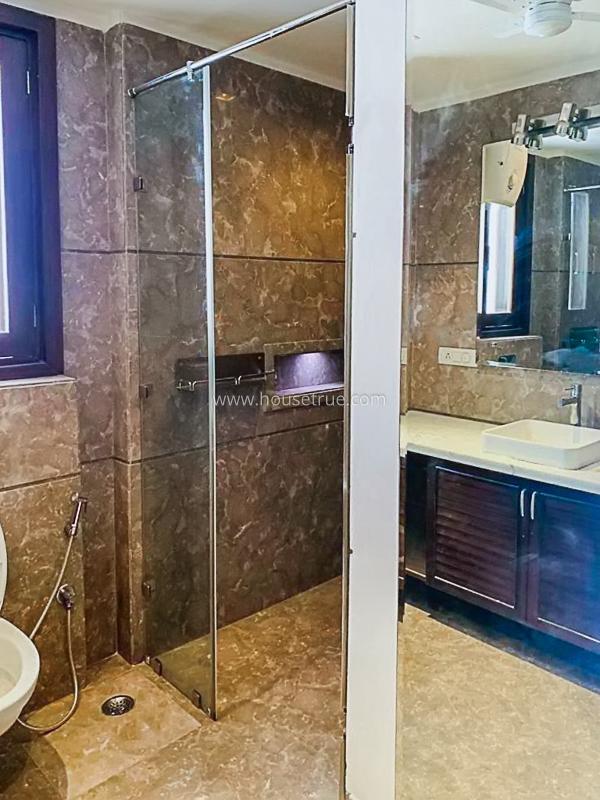 4 BHK Flat For Rent in Green Park Extension