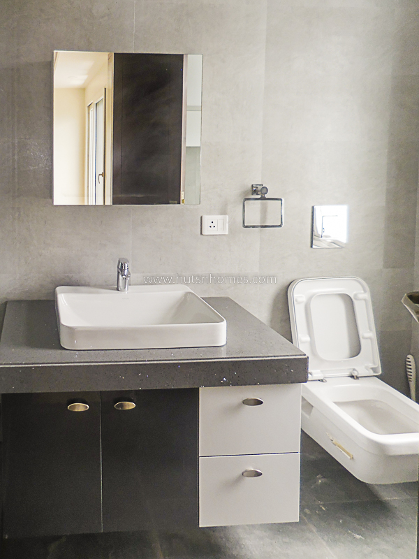 2 BHK Flat For Rent in Defence Colony
