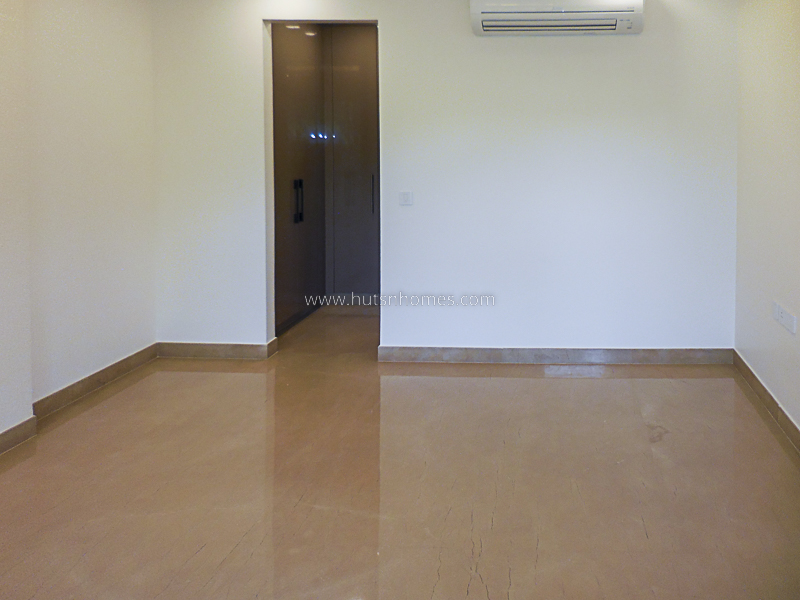 2 BHK Flat For Rent in Defence Colony