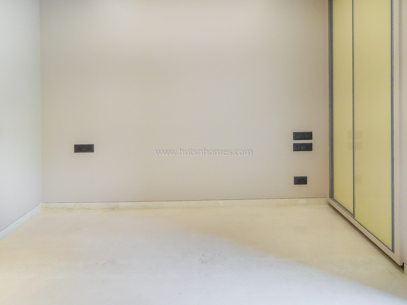 4 BHK Flat For Rent in Anand Niketan
