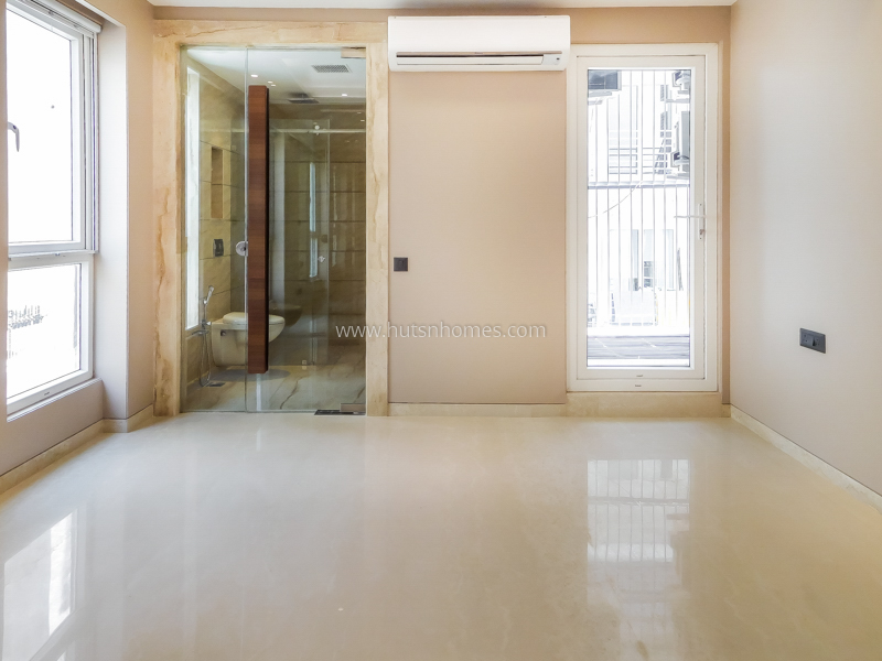 4 BHK Flat For Rent in Anand Niketan