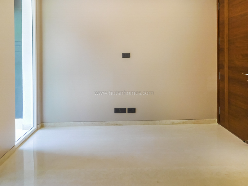 4 BHK Flat For Rent in Anand Niketan