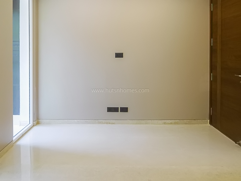 4 BHK Flat For Rent in Anand Niketan