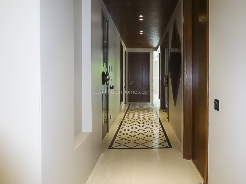 4 BHK Flat For Rent in Anand Niketan