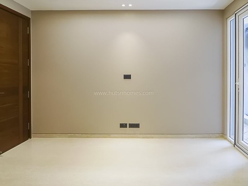 4 BHK Flat For Rent in Anand Niketan