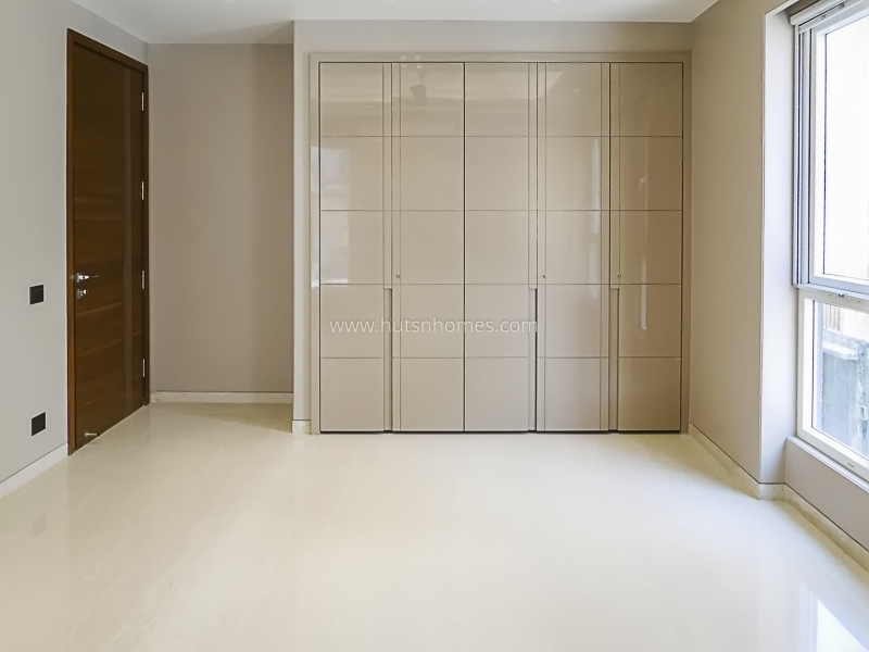 4 BHK Flat For Rent in Anand Niketan