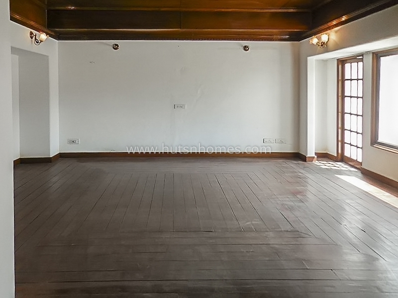 10 BHK House For Rent in New Friends Colony
