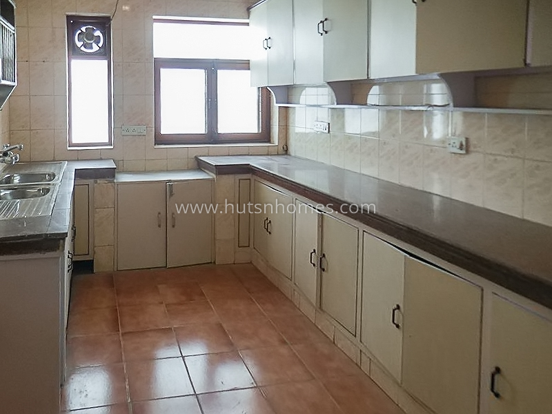 10 BHK House For Rent in New Friends Colony