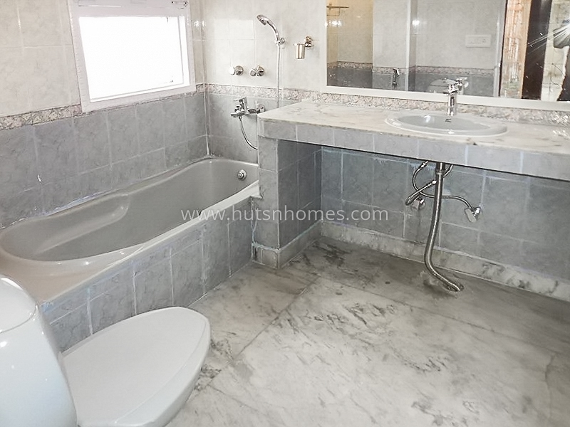 10 BHK House For Rent in New Friends Colony