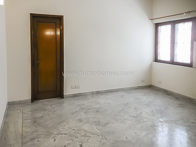 10 BHK House For Rent in New Friends Colony