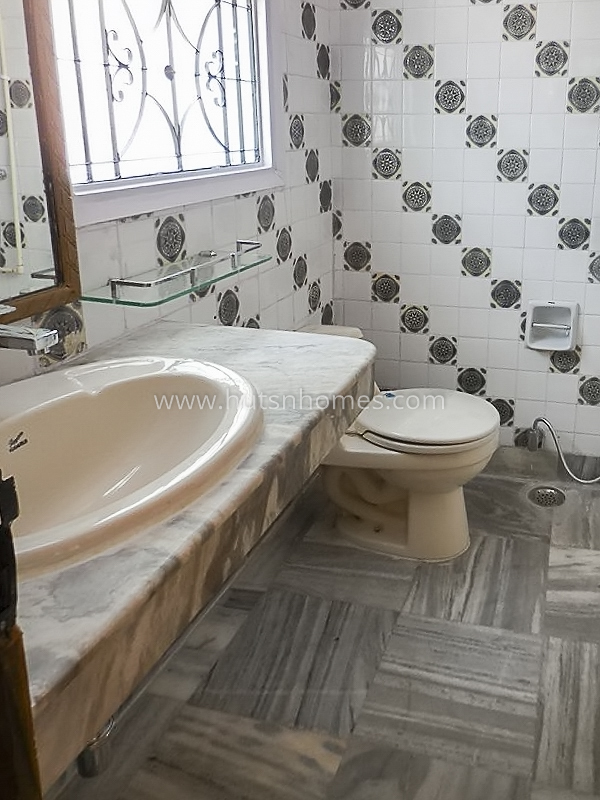 10 BHK House For Rent in New Friends Colony