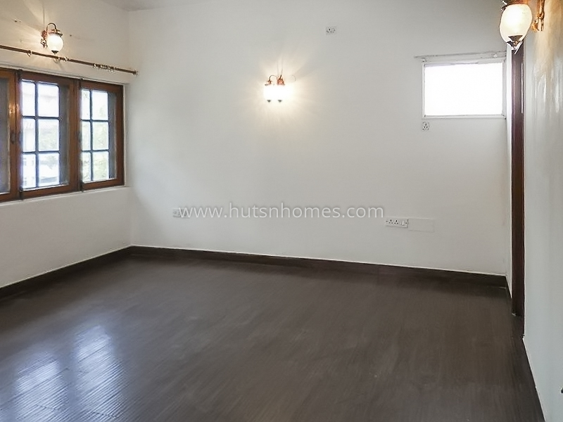 10 BHK House For Rent in New Friends Colony