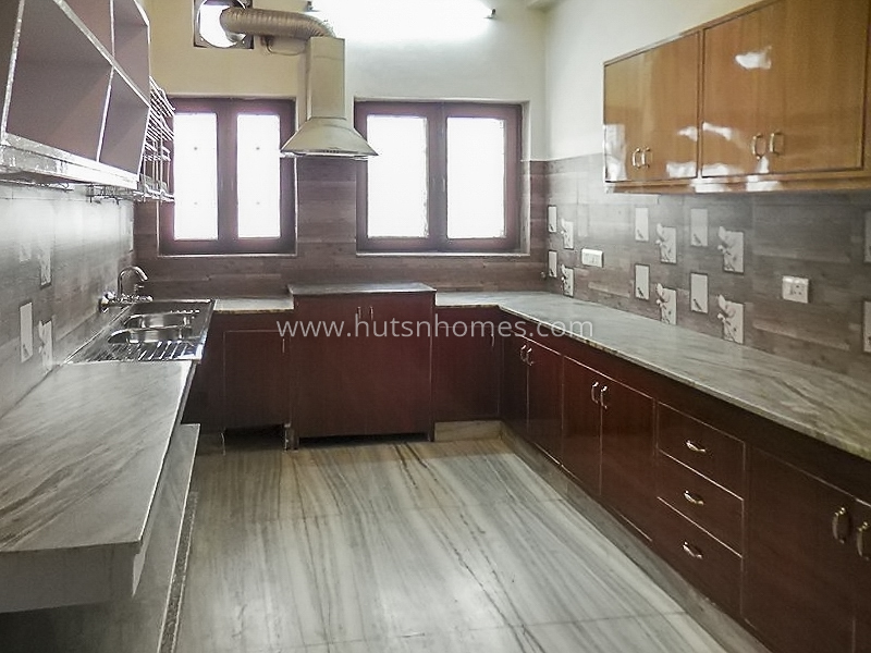 10 BHK House For Rent in New Friends Colony