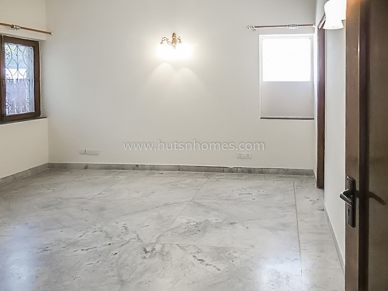 10 BHK House For Rent in New Friends Colony