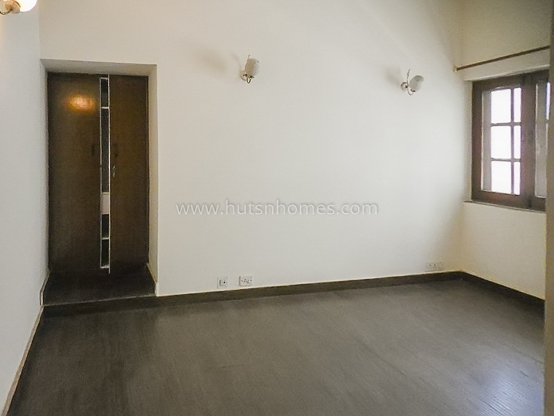 10 BHK House For Rent in New Friends Colony
