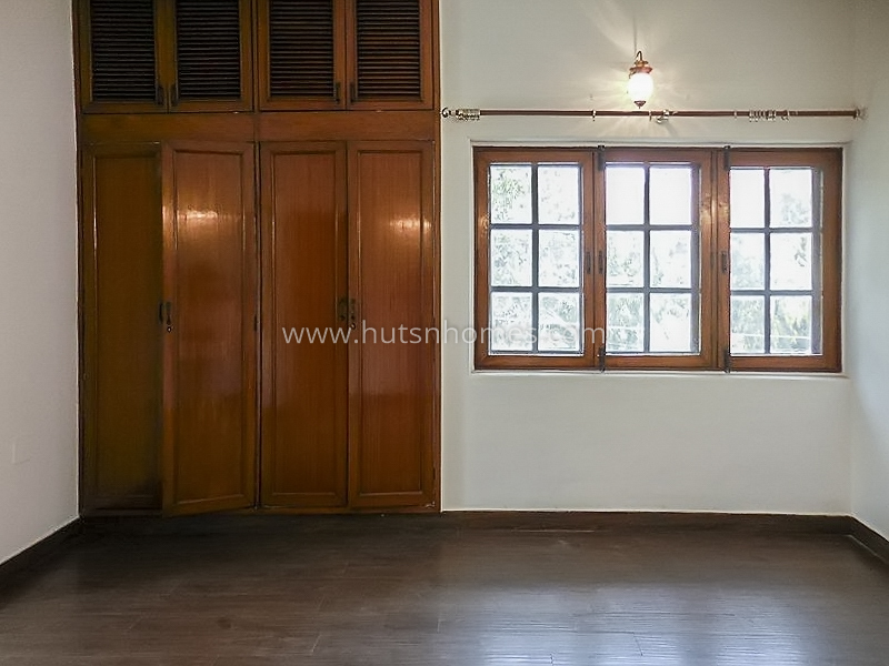 10 BHK House For Rent in New Friends Colony