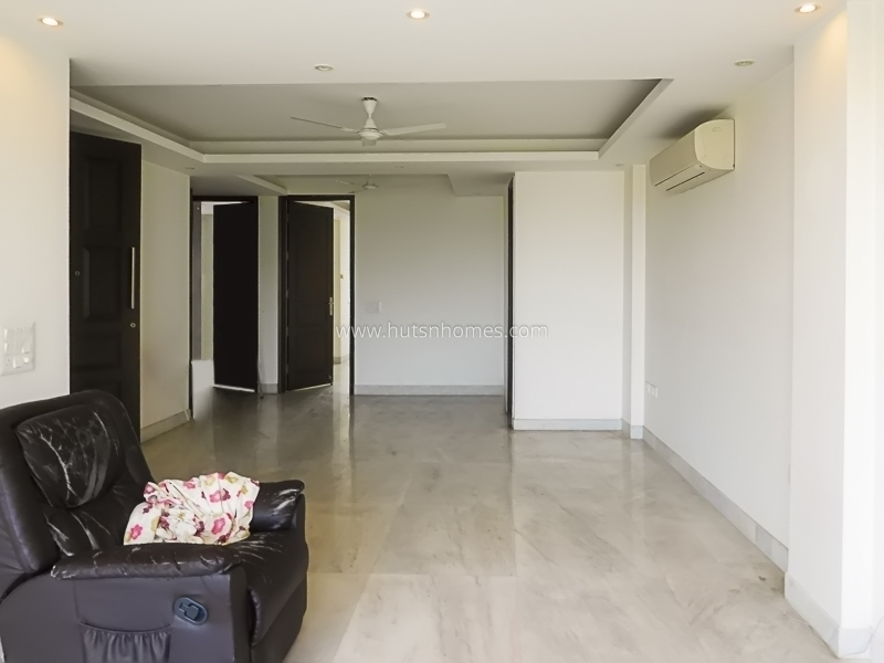 3 BHK Flat For Rent in Nizamuddin East