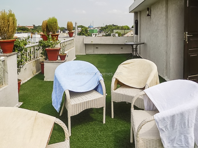 3 BHK Flat For Rent in Nizamuddin East