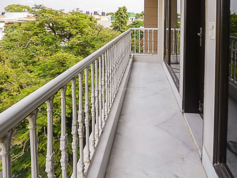 3 BHK Flat For Rent in Nizamuddin East