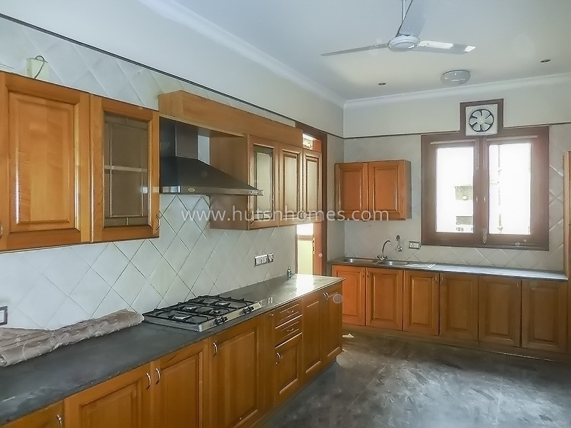 4 BHK Flat For Rent in Vasant Vihar