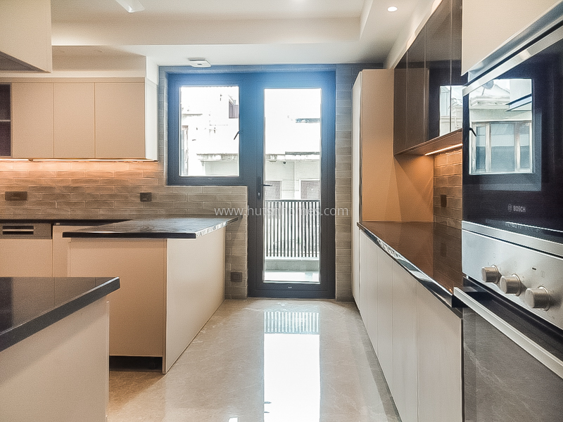 4 BHK Flat For Rent in Vasant Vihar