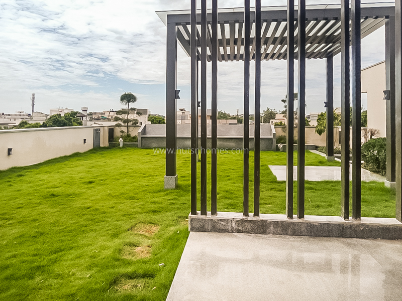 4 BHK Flat For Rent in Vasant Vihar