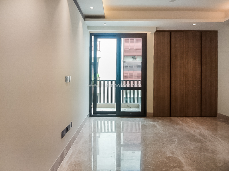 4 BHK Flat For Rent in Vasant Vihar