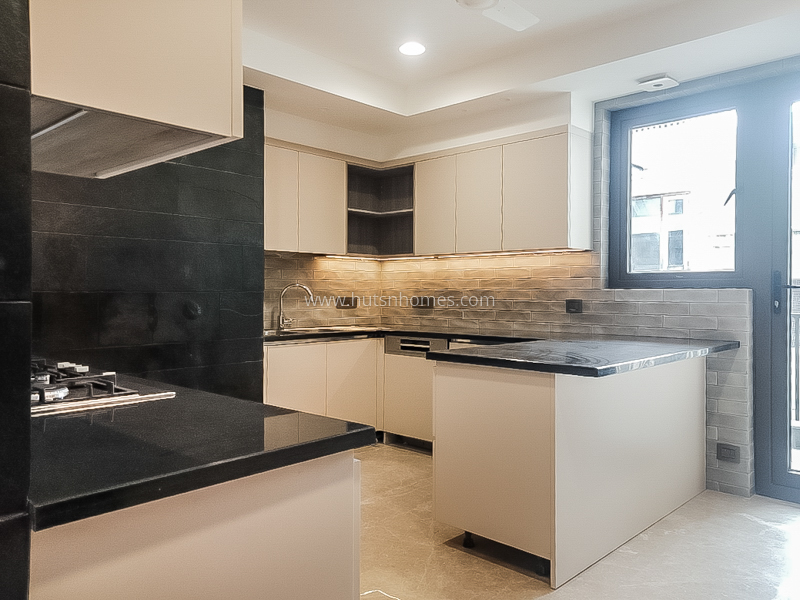4 BHK Flat For Rent in Vasant Vihar