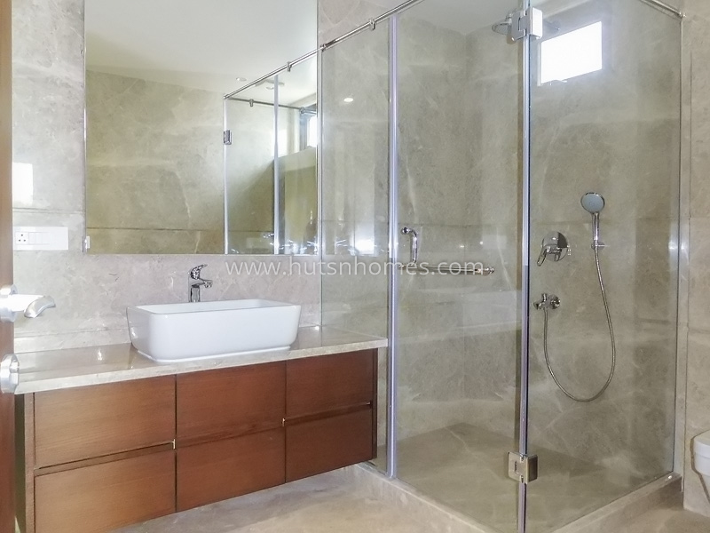 4 BHK Flat For Rent in Vasant Vihar