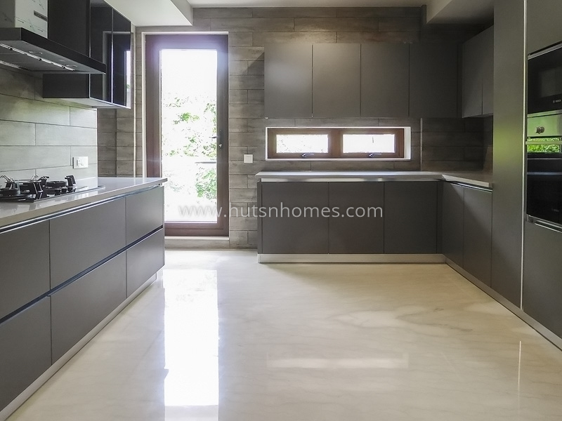 4 BHK Flat For Rent in Vasant Vihar