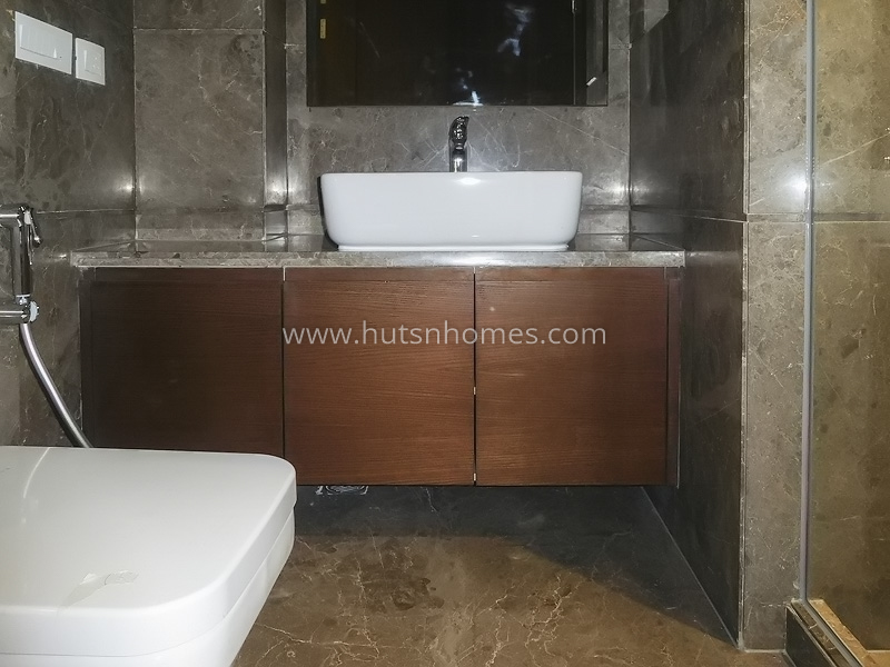 4 BHK Flat For Rent in Vasant Vihar