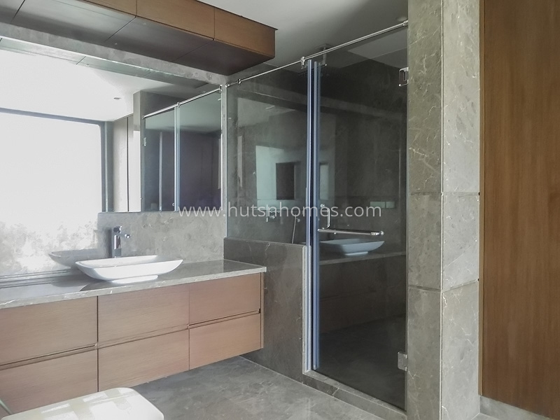 4 BHK Flat For Rent in Vasant Vihar