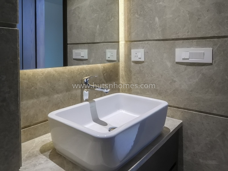 4 BHK Flat For Rent in Vasant Vihar