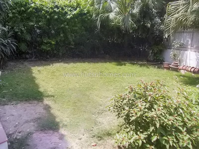 3 BHK House For Rent in Chanakyapuri