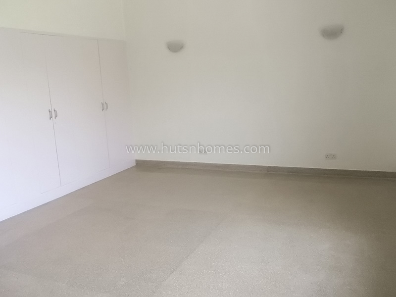 3 BHK House For Rent in Chanakyapuri