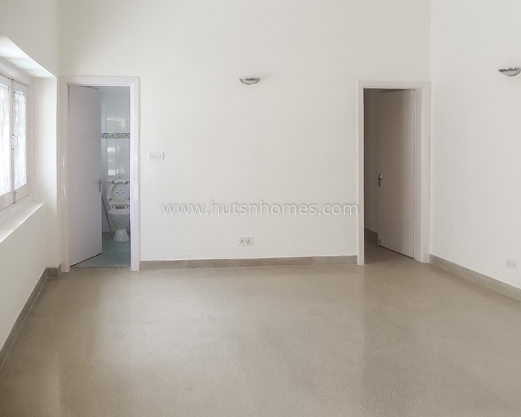 3 BHK House For Rent in Chanakyapuri
