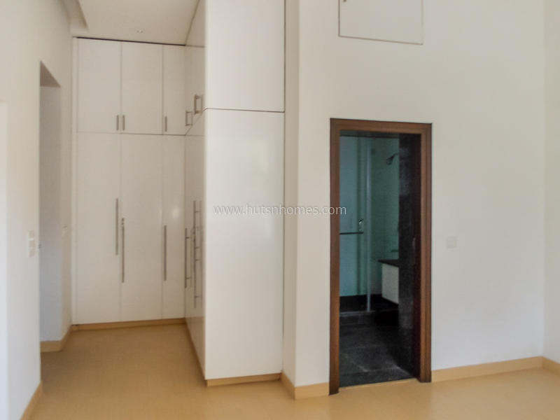 3 BHK Flat For Rent in Chanakyapuri
