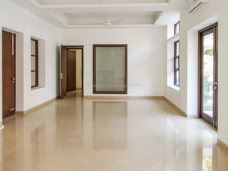 3 BHK Flat For Rent in Chanakyapuri