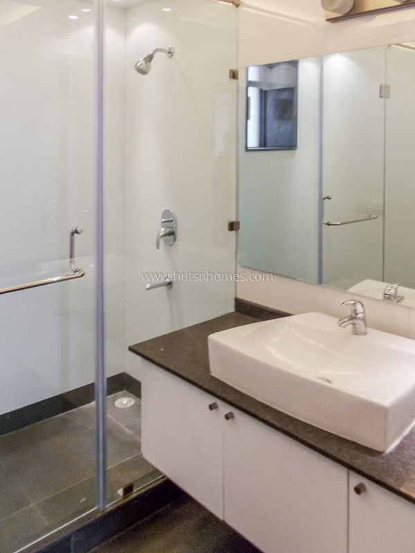 3 BHK Flat For Rent in Chanakyapuri