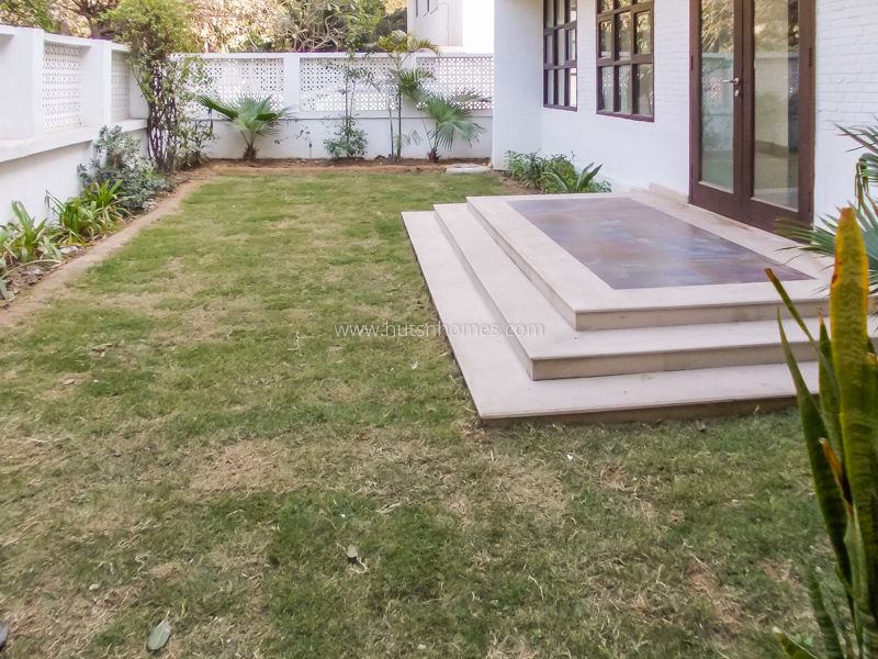 3 BHK Flat For Rent in Chanakyapuri