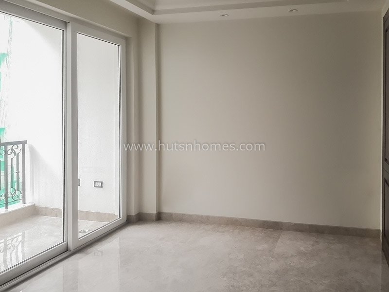 4 BHK Flat For Rent in Vasant Vihar