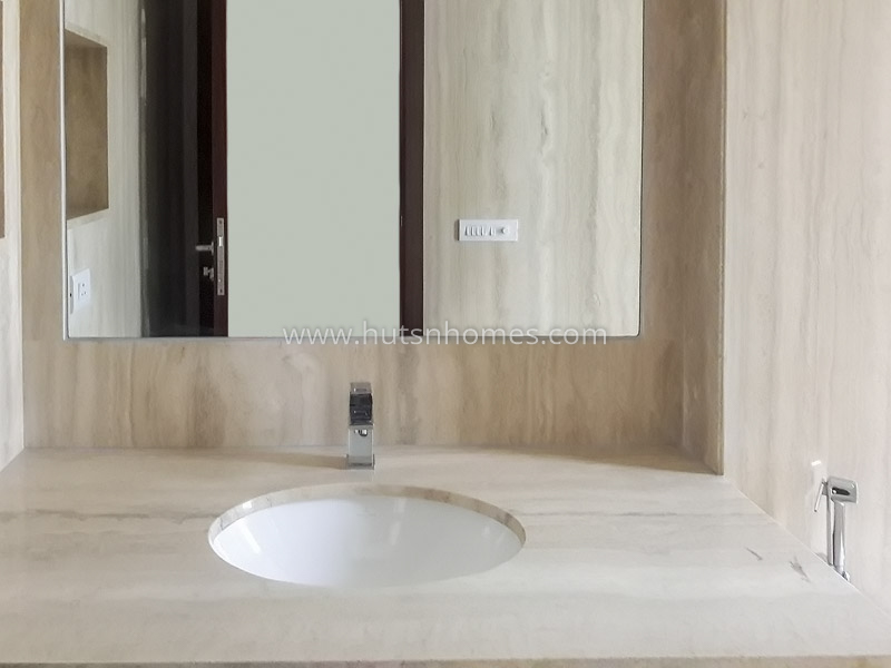 4 BHK Flat For Rent in Vasant Vihar