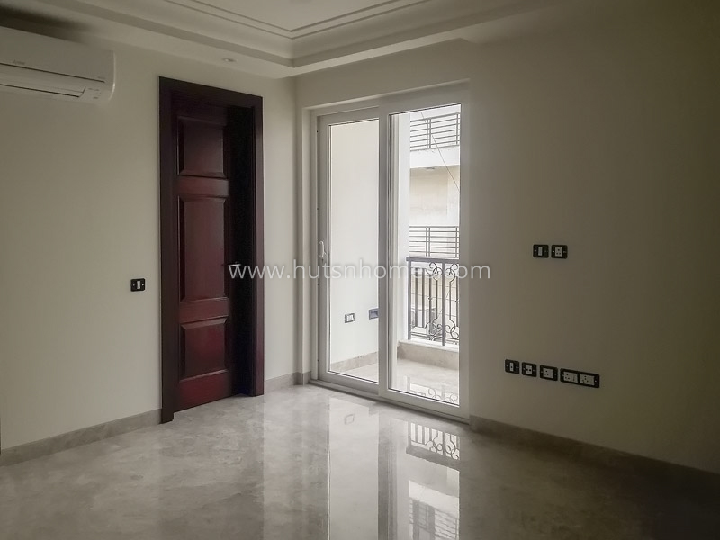 4 BHK Flat For Rent in Vasant Vihar