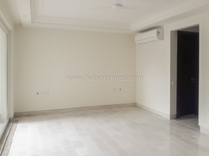 4 BHK Flat For Rent in Vasant Vihar