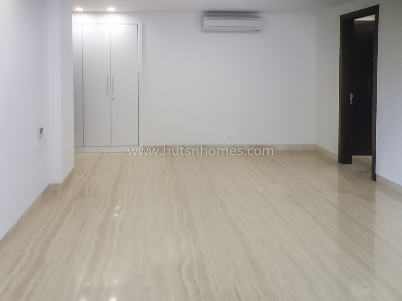 4 BHK Flat For Rent in Vasant Vihar